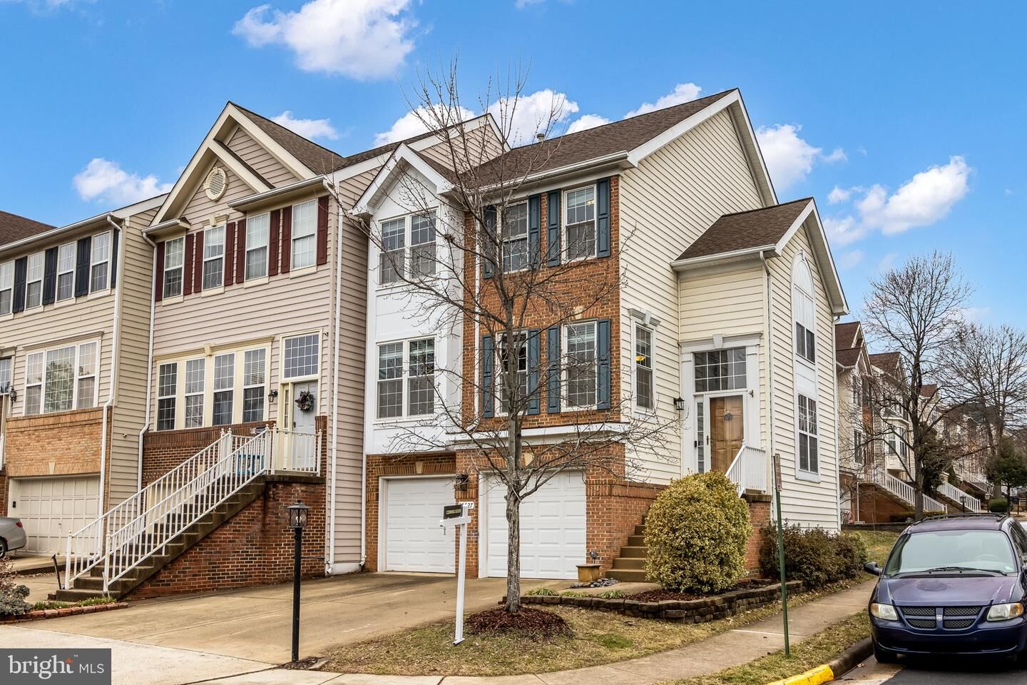 Property Photo:  20627 Glenmere Square  VA 20165 