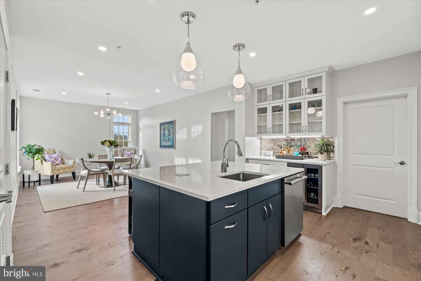 Property Photo:  600 Second Street 402  VA 22314 