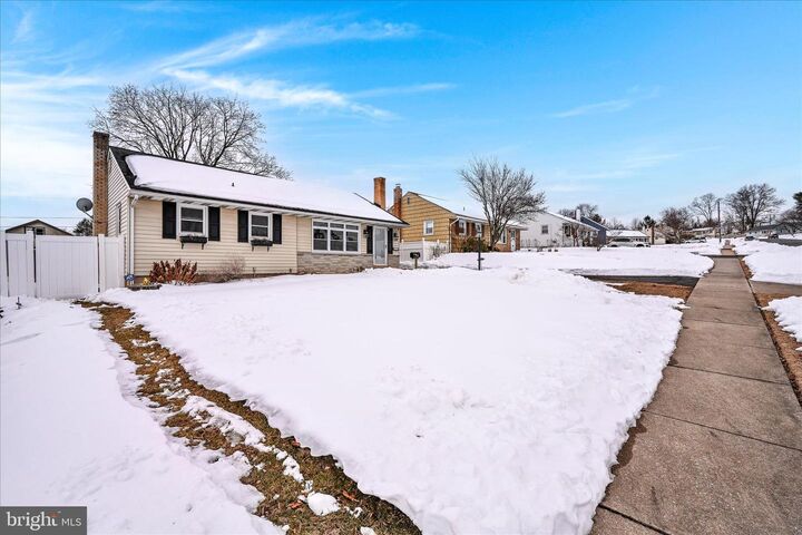 Property Photo:  530 N Mount Joy Street  PA 17022 