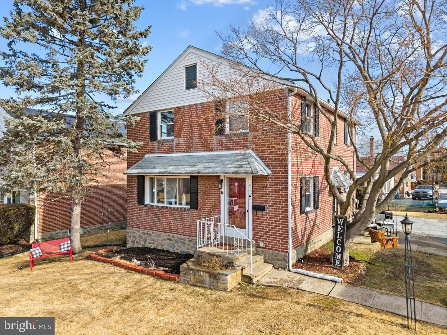 Property Photo:  409 W Grays Avenue  PA 19036 