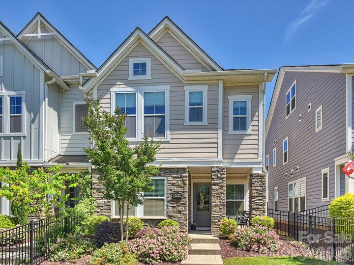 Property Photo: 2522 Lydia Avenue NC 28205