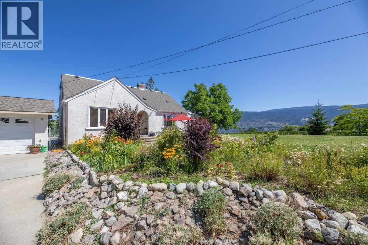Property Photo: 4910 Gartrell Road BC V0H 1Z4