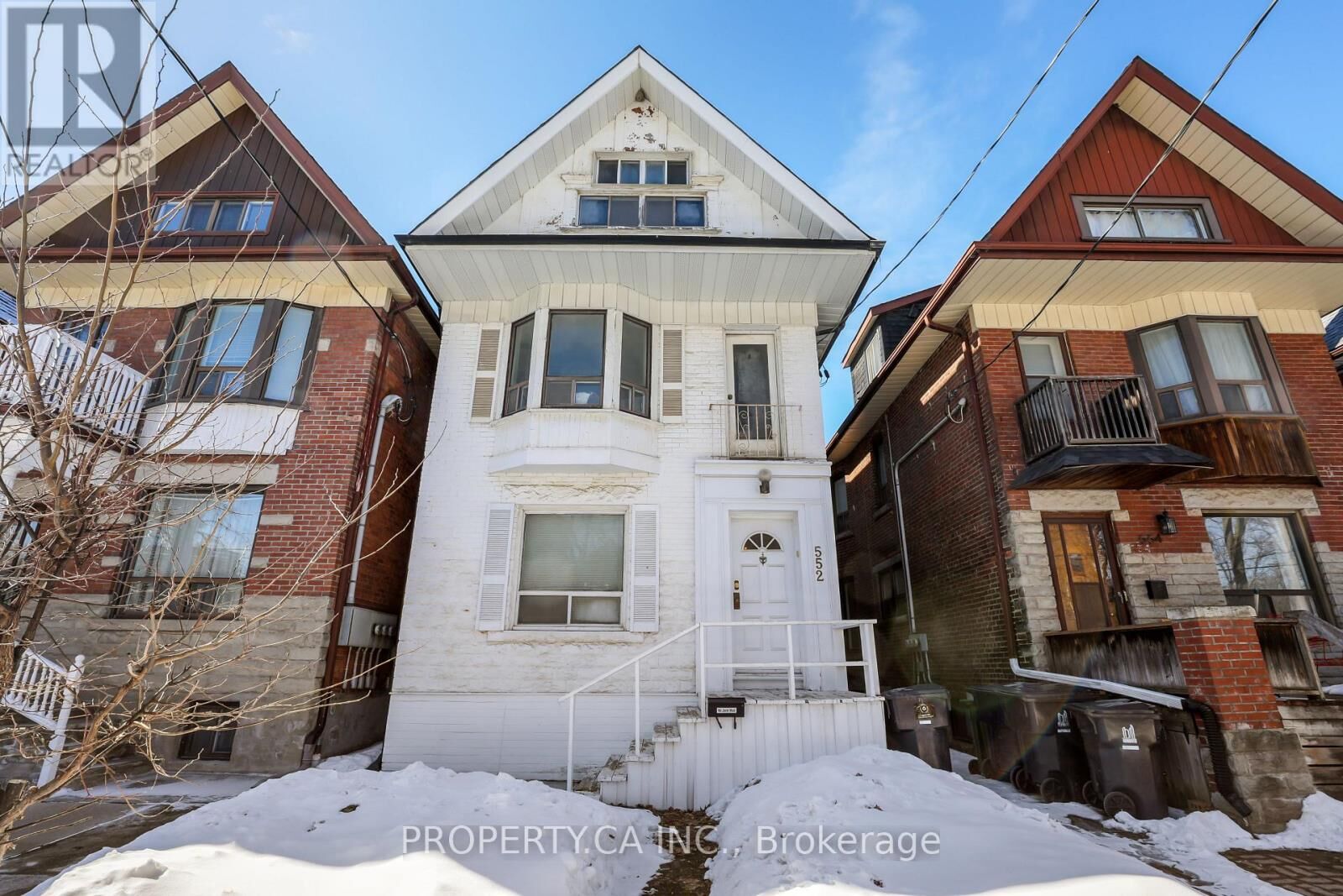 Property Photo:  552 Huron Street  ON M5R 2R7 