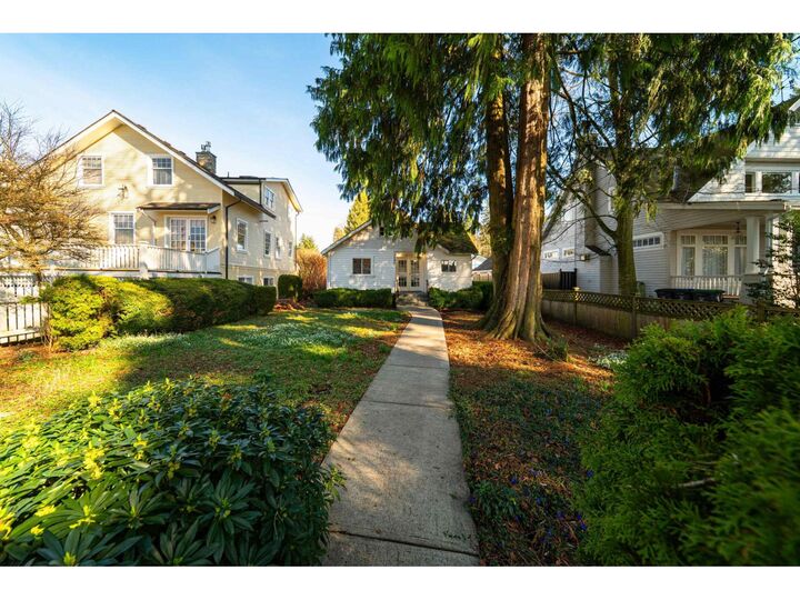 Property Photo:  2680 McBride Avenue  BC V4A 3G1 