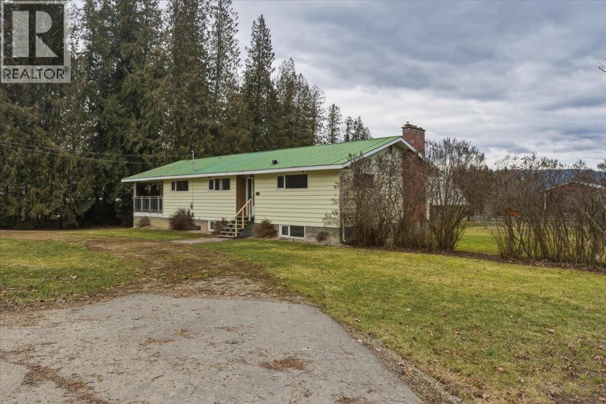 Property Photo: 1121 Mountain View Road BC V4Y 0S2