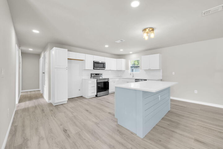 Property Photo:  119 NE Fulmar Circle  FL 32548 