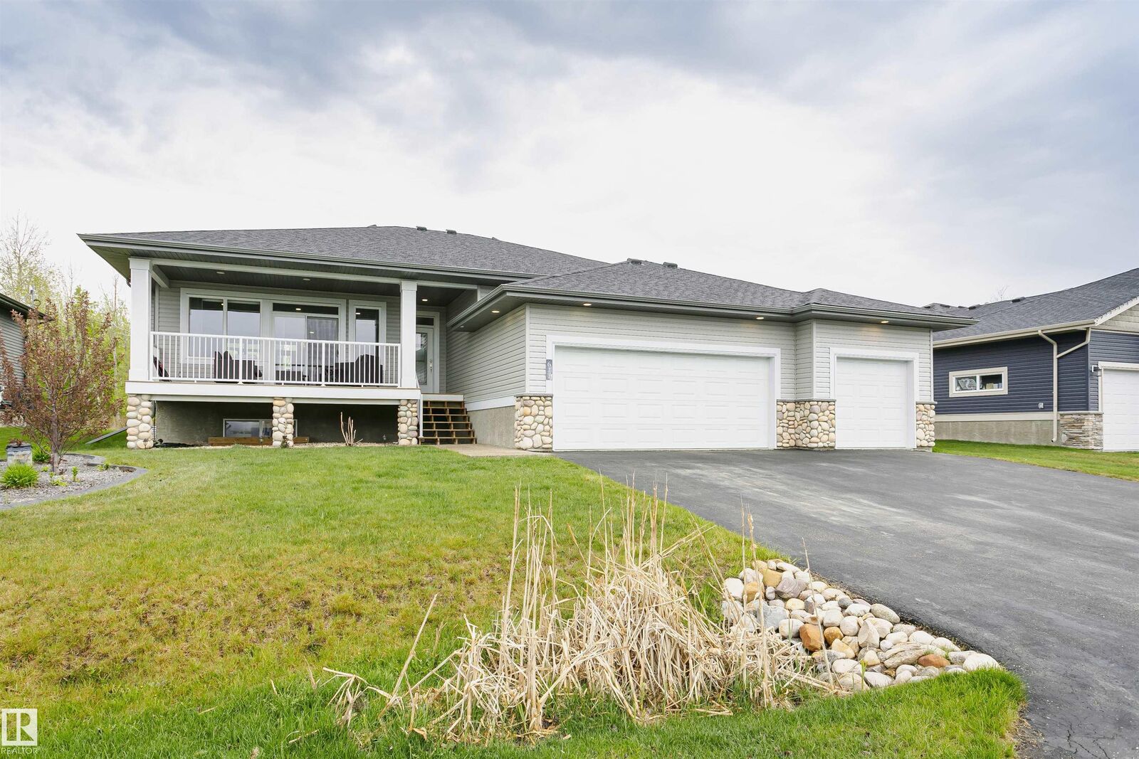 Property Photo: 611 55101 Ste Anne Trail AB T0E 1A1