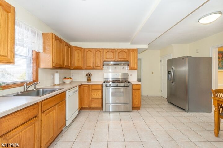 Property Photo:  10 Burlington Rd  NJ 07012 