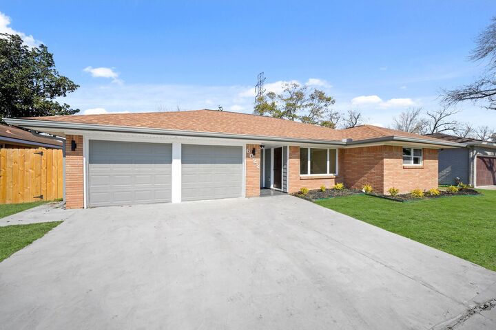 Property Photo: 5022 Hazelton Street TX 77035