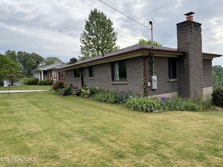 Property Photo: 826 Patton Ferry Rd TN 37763