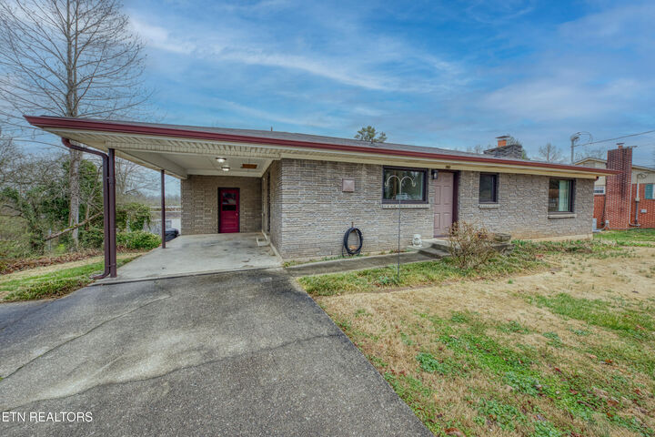 Property Photo:  826 Patton Ferry Rd  TN 37763 