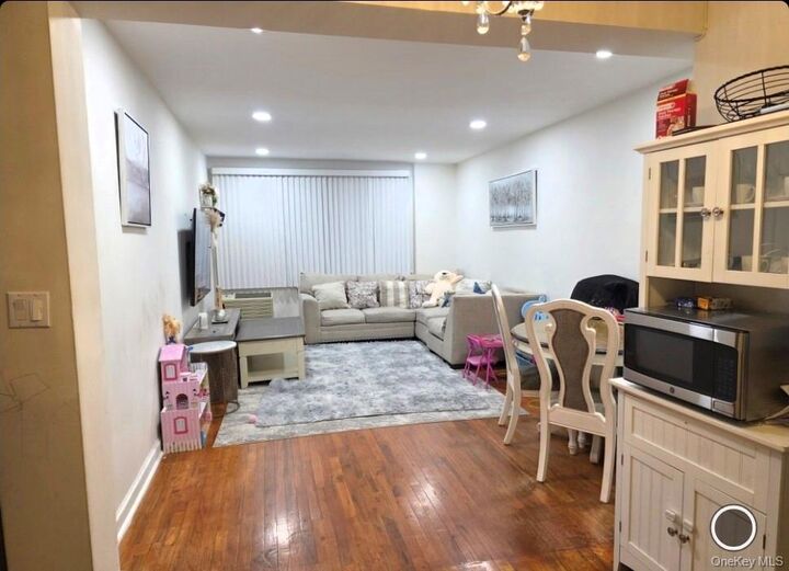 Property Photo:  333 Bronx Rive Road #707  NY 10704 