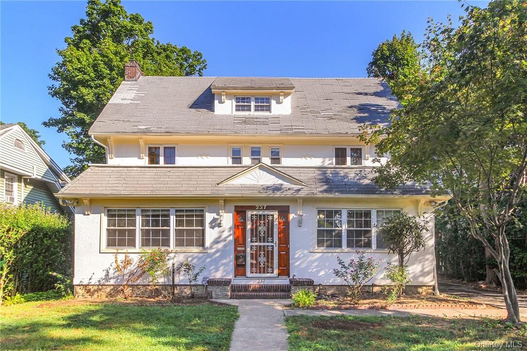 Property Photo:  237 Coligni Avenue  NY 10801 