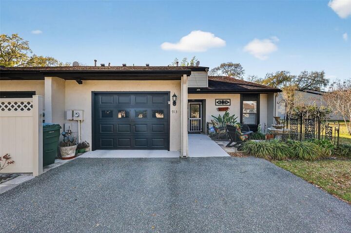 Property Photo: 913 Belle Oak Drive 0 FL 34748
