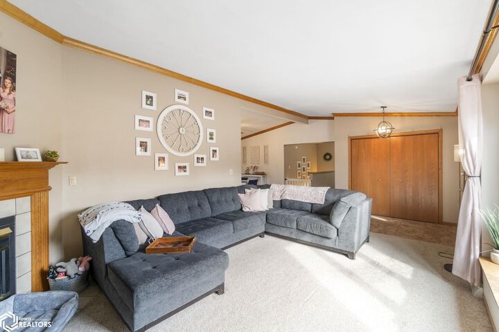 Property Photo: 2037 12th Street NE IA 50401