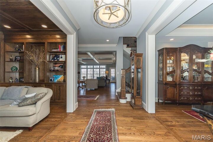 Property Photo: 701 Laurel Oak MO 63131