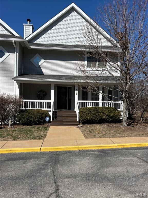 Property Photo: 401 Reavis Place MO 63119