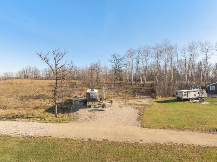 Property Photo:  178 Twin Oaks Dr  ND 58318 