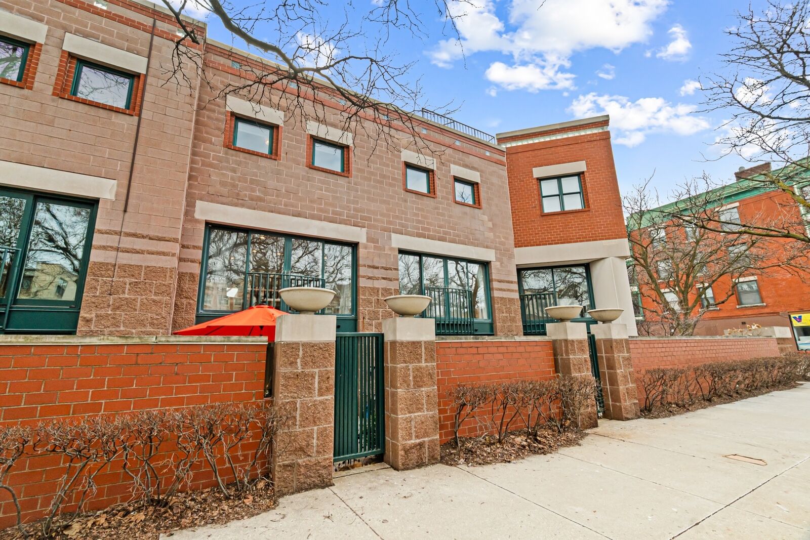 Property Photo:  641 W Willow Street 145  IL 60614 