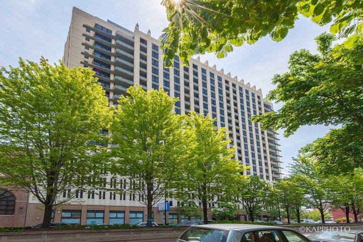 Property Photo: 1255 S State Street 1818 IL 60605