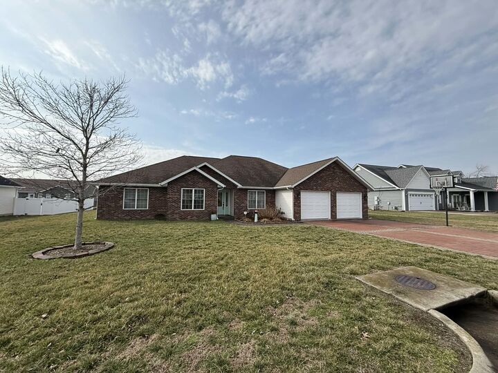 Property Photo:  1111 Early Bird Lane  IL 62959 