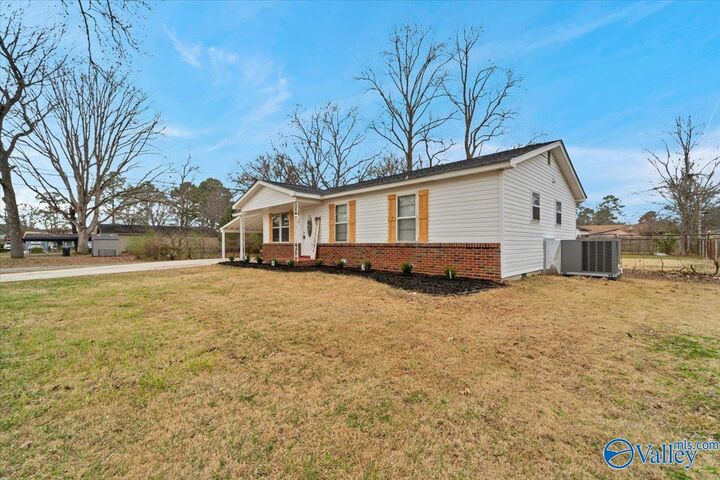 Property Photo:  120 SW Cecil Street  AL 35601 