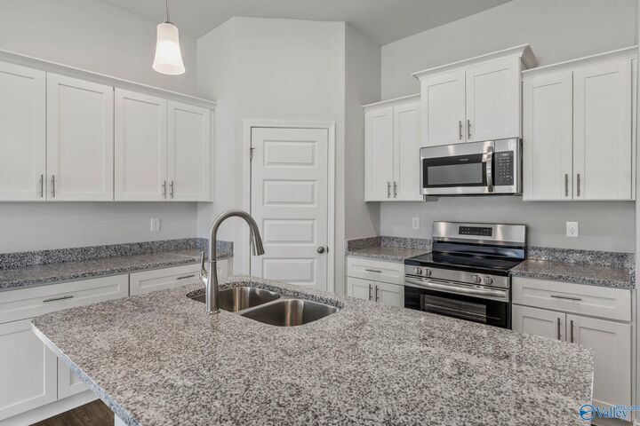 Property Photo: 108 Vickery Court AL 35810