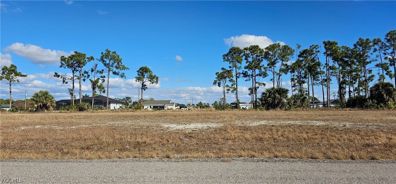 Property Photo:  2819 NW 26th Place  FL 33993 