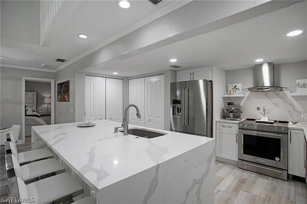Property Photo:  3412 Timberwood Circle  FL 34105 