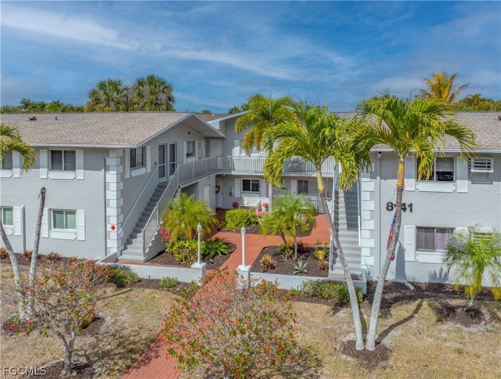 Property Photo: 8141 Country Road 202 FL 33919