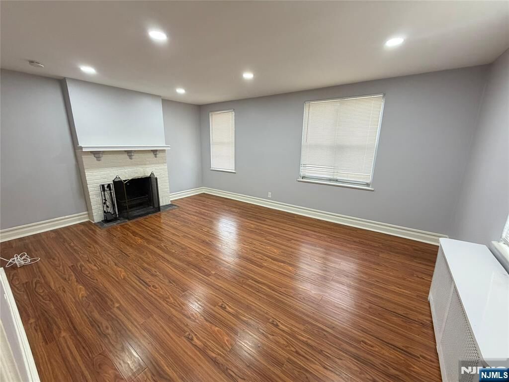 Property Photo:  100 Palisade Avenue A22  NJ 07631 