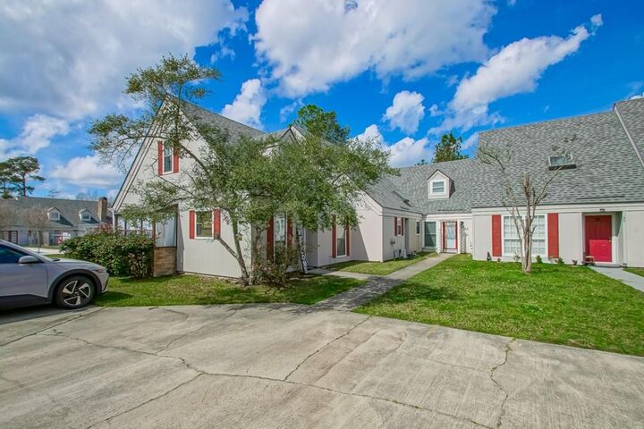 Property Photo:  51 Hollycrest Boulevard 51  LA 70433 