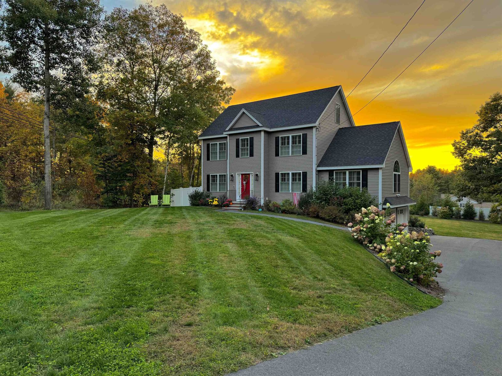 Property Photo:  2 Chestnut Hill Drive  NH 03873 