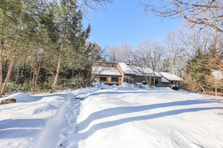 Property Photo: 4 Windsor Boulevard NH 03053