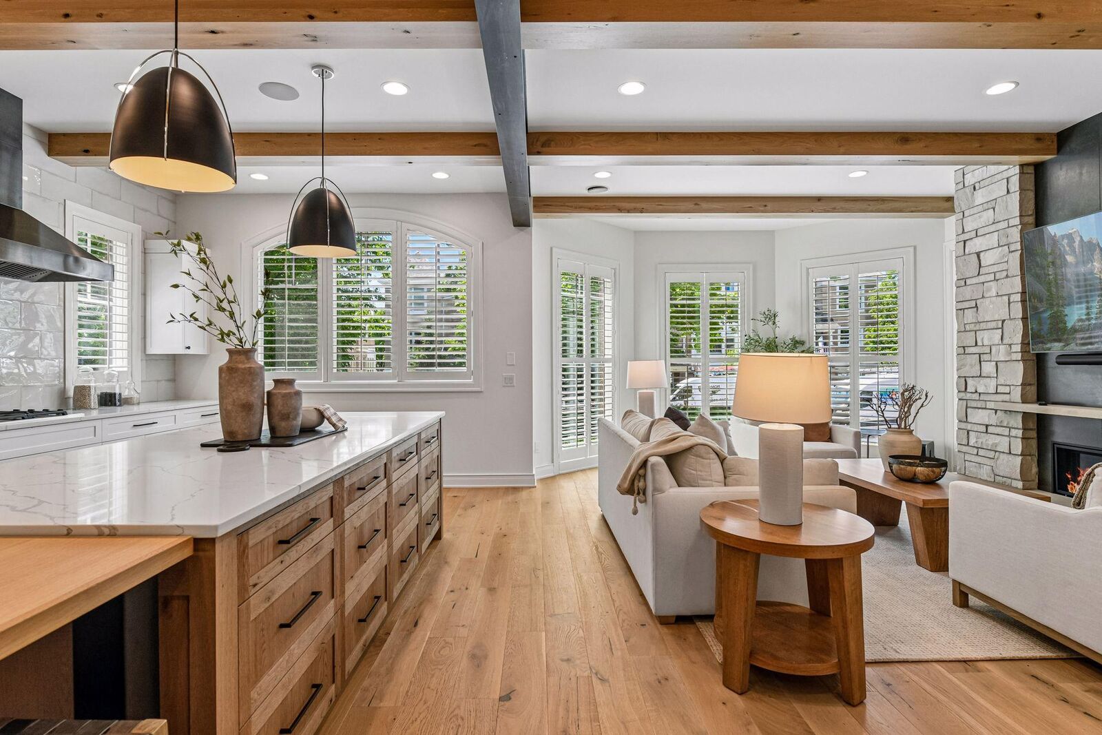 Property Photo:  715 Rice Street E  MN 55391 