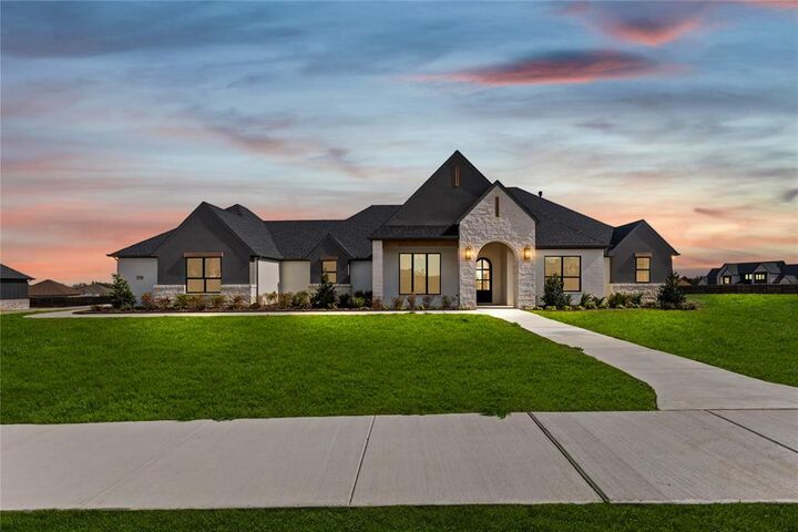 Property Photo:  4720 Magnolia Trail  TX 76065 