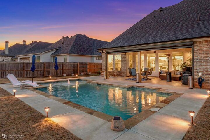 Property Photo: 214 Conti Way LA 71111