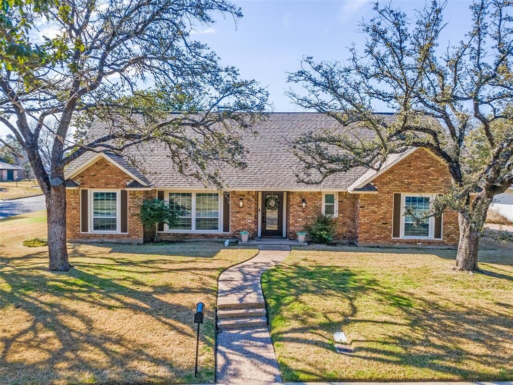 Property Photo:  6901 Miramar Circle  TX 76126 