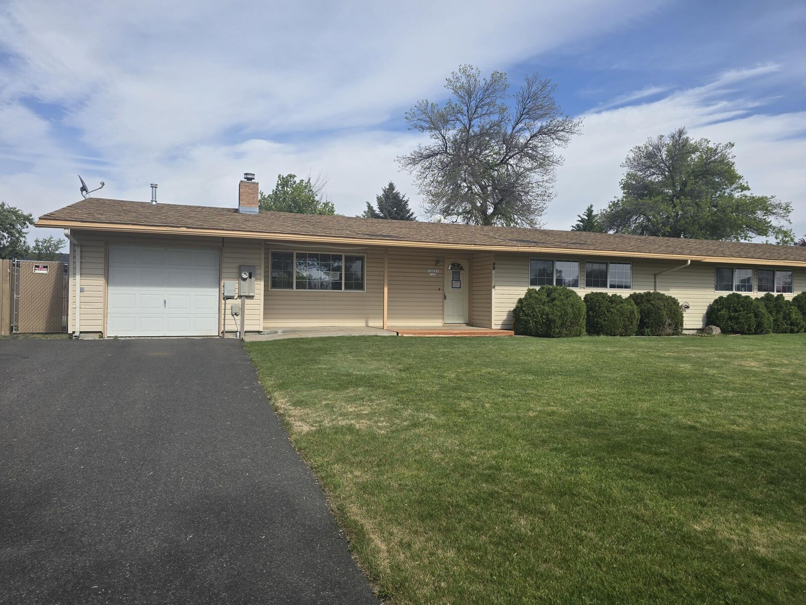 Property Photo: 10631 Kincheloe Avenue OR 97603