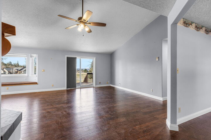 Property Photo: 3249 NE Yellowpine Road OR 97754