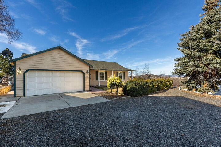 Property Photo: 3249 NE Yellowpine Road OR 97754