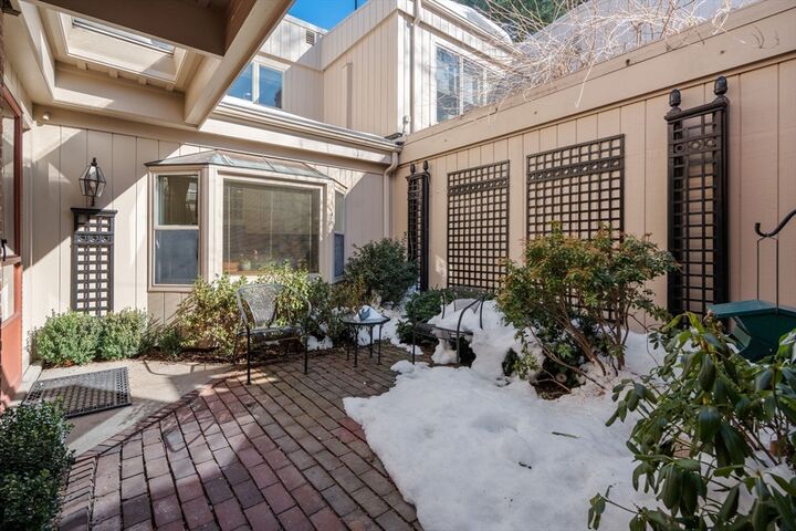 Property Photo: 17 Fairgreen Place 17 MA 02467