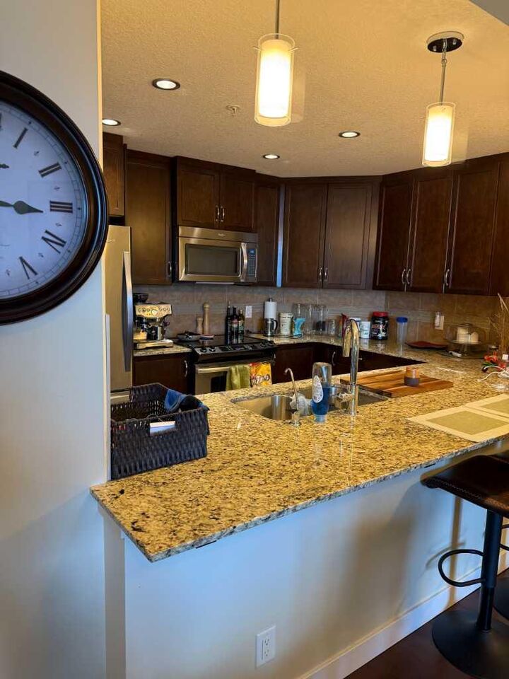 Property Photo: 16 Varsity Estates Circle NW 701 AB T3A 1W9