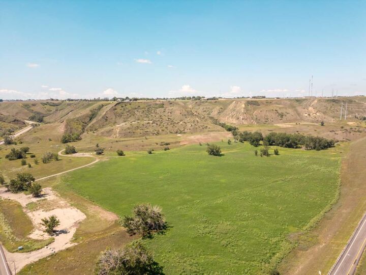 Property Photo:  55,75,105,121,125 Bridge Drive W  AB T1J 4S5 