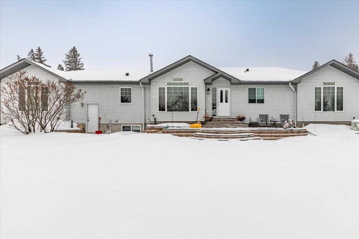 Property Photo:  5004 60 Avenue  AB T0C 2C0 