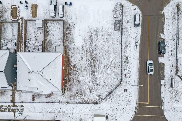 Property Photo: 225 Heritage Drive AB T9K 0X9