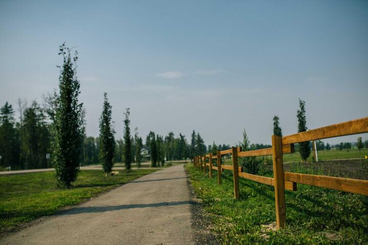 Property Photo:  28124 Township Road 412 10  AB T4L 2N3 