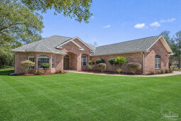 Property Photo:  2708 Muirfield Dr  FL 32566 