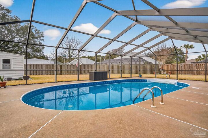 Property Photo:  2230 Dovefield Dr  FL 32534 