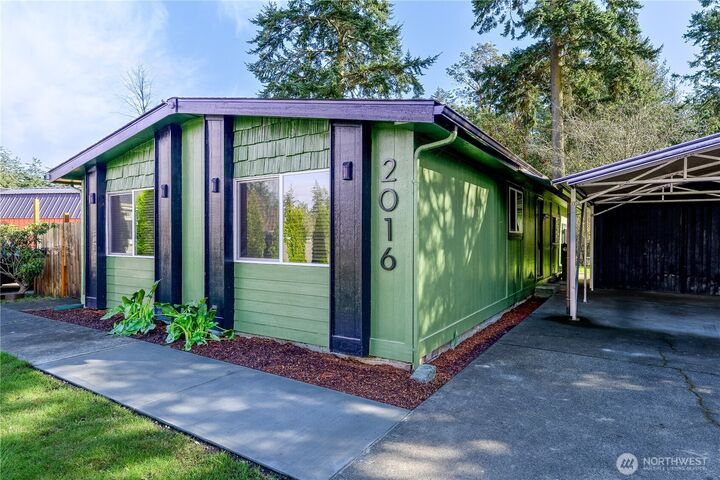 Property Photo:  2016  Queen Anne Pl  WA 98368 